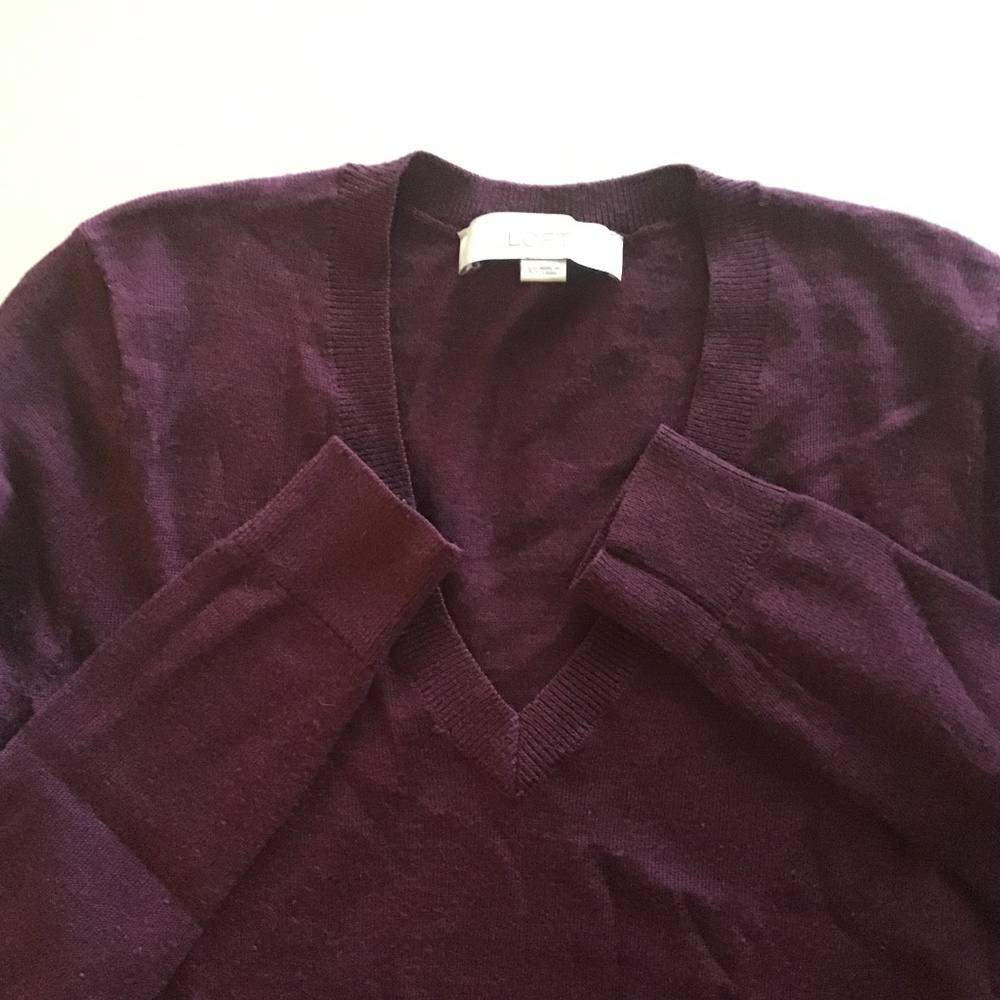 Ann Taylor LOFT wool blend lightweight V-neck sweater XS
